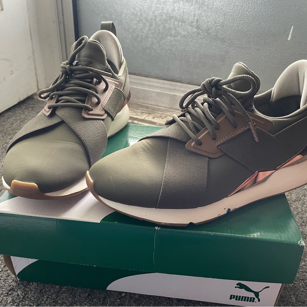Green Pumas